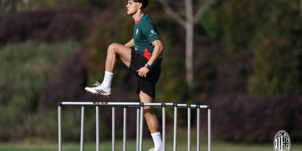 多多28app-米兰开启新一周训练备战|AC米兰|ac米兰|工作_新浪体育_新浪新闻