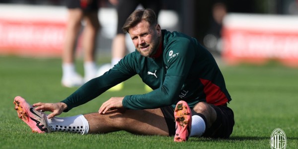 多多28app-米兰开启新一周训练备战|AC米兰|ac米兰|工作_新浪体育_新浪新闻