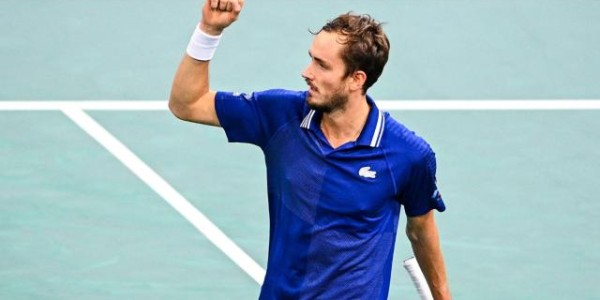 NG28-梅德维德夫四连胜兹维列夫 欲阻德约大师赛创纪录