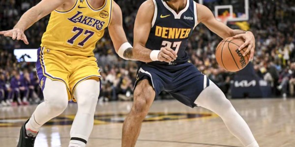 多多28app-轰38+13+10创纪录！湖蜜高呼东契奇世界最强 詹姆斯：向他致敬