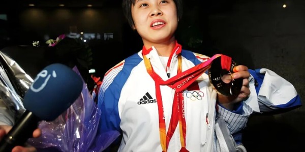 多多28-42岁的王濛，除了没结婚，人生全是天花板|短道速滑|冬奥会|王蒙|米兰冬奥会|运动员_新浪体育_新浪新闻